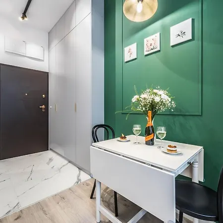 Rent Like - Jana Pawla Ii 32 Apartment *